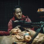 Lee Kyu-ho Instagram - 미공개 스틸 먼저 보고 종이의집: 공동경제구역 파트2 정주행 하기!! 지금 바로 가볼까?? 두둥~~!! #이규호 #이배우 #오슬로 #oslo #넷플릭스 #netflix #종이의집 #종이의집공동경제구역 #유지태 @jt_db #박해수 @haesoopark_official #이원종 #전종서 @wjswhdtj94 #김지훈 @jiraishin99 #장윤주 @yoonjujang #이현우 @hihyunwoo #김윤진 #김성오 #박명훈 @park_myung_hoon_528 #이주빈 @hellobeen #임지연 @limjjy2 #lacasadepapel #moneyheistkorea_jointeconomicarea #part2 #netflixkr