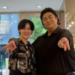 Lee Kyu-ho Instagram - 종이의집:공동경제구역 제작발표회 정말 너무나도 많은 분들이 와주셔서 많이 놀라기도 했고 진심으로 감사 했습니다 이제 공개까지 남은 기간은 단 2일 곧 만나요 우리~ 💕 그리고 항상 저의 헤어 메이크업을 멋지게 해주시는 로블리샵 남지수 대표님 🤗 그리고 쇼우 부원장님 다시한번 감사합니다~ ^-^ #이규호 #이배우 #넷플릭스 #netflix #종이의집 #종이의집공동경제구역 #유지태 #박해수 #이원종 #전종서 #김지훈 #장윤주 #이현우 #김윤진 #김성오 #박명훈 #이주빈 #lacasadepapel #moneyheistkorea_jointeconomicarea #part1 #netflixkr #로블리샵