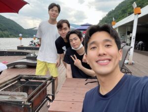 Lee Won-keun Instagram - 친구는 서로 닮는다고 하던데 너희 닮아 감사해❤️