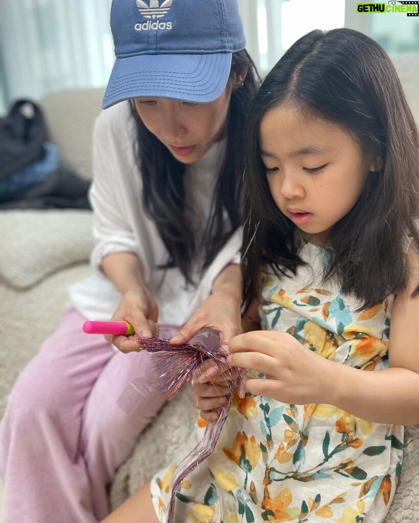 Lee Yoon-ji Instagram - 우리집반짝이를 위한 고급인력의 가정방문🙏ㅡ#반짝이머리시술#반짝이라니