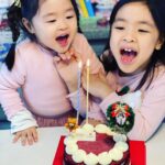 Lee Yoon-ji Instagram - 아이뻐내큰딸 아귀여워똥깡아지 달달한 연말 보내세효. #라쏘네n번째크리스마뜨