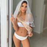 Lele Pons Instagram - 1 MONTH LEFT 👰🏼💍 QUEDA UN MES 👰🏼💍