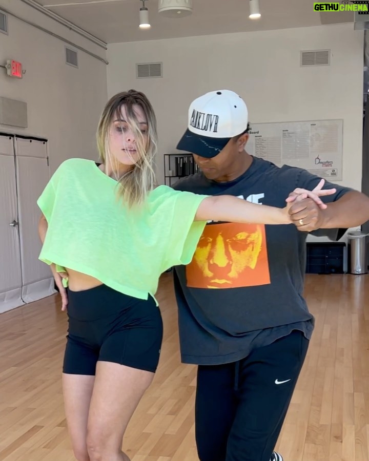 Lele Pons Instagram - Every time @guaynaa comes to see me practice for “Dancing With The Stars.”😂😂😂