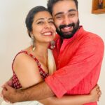 Leona Lishoy Instagram - 2023 #dump Here’s to strong friendship, more bites, more of ammamma, more goofiness, more hugs and kisses, more of random sketching on the sets, more and more of paapu and a disciplined sleep pattern. Here’s to 2024. Cheers 🥂