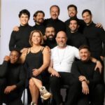 Leonardo Miggiorin Instagram - Hoje tem @theboysintheband_br e você não vai deixar pra última hora, né? Cadê você aqui no Teatro Procópio Ferreira? 🎂🎉🎁 #sp #teatro Terças e quartas, 21h. E que delícia estar nessa banda, com esse grupo incrível!! Direção do amigo-mestre @ricardograsson com assistência do fantástico @hheitorgarcia. Já é sucesso!! Vem também!! produção: @zuza_produtora @alonsobarros @caioevangelista_oficial @mateusribeir0 @caiopaduan @tiagobarbosaoficial @juliooliveira1 @heberwgutierrez @ootaviomartins @procopioferreiraoficial