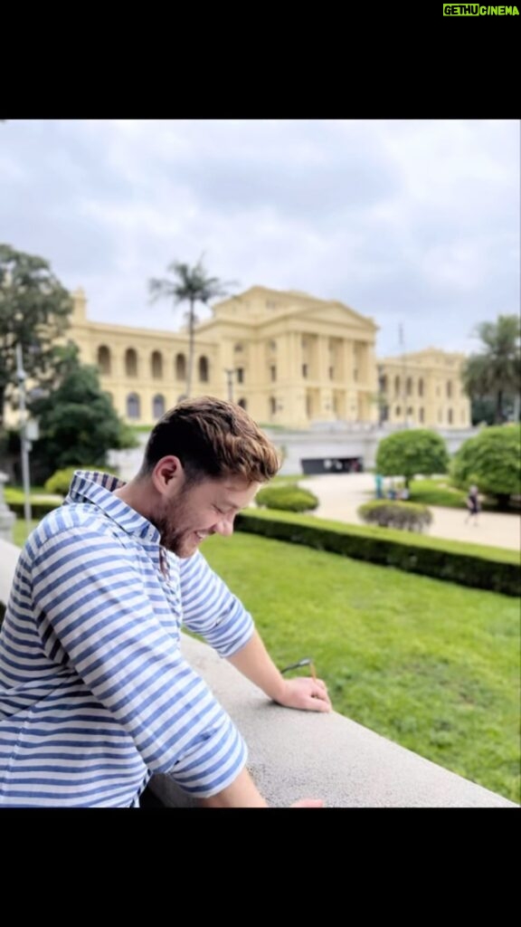 Leonardo Miggiorin Instagram - “Mais bonito que o canto dos pássaros, são os seus voos. Nem todo canto é de alegria, mas todo o voo é de LIBERDADE” Mario Quintana Liberte-se de toda culpa! Quem sente culpa ou vergonha, não pode sentir merecimento. Você merece! #poesia #amorpróprio #confiança #healing #loveyourself #trust @adrianecoutim 🫶