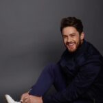 Leonardo Miggiorin Instagram - Não importa qual sua profissão ou de onde vem seu sucesso. Ele não se sustenta sem valores humanos como gratidão, empatia, simplicidade e afeto. Porque você se tornará alguém poderoso demais, ambicioso demais, insatisfeito demais…e o pior, sem aliados. Isso é sucesso? 📈📉 O sucesso profissional está atrelado ao seu sucesso pessoal. Liderar uma vida significa passar pelos desafios que toda pessoa deve enfrentar para “tornar-se pessoa”. Um passo depois do outro. #sucesso #carreira #profissão #liderança #valores