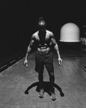 Lewis Hamilton Instagram - In my sport, every kilo matters. Even being a little off impacts lap times and race pace. It’s crucial to eat well, sleep well, and put in work at the gym. If you’re ever having a tough time remember that we’re in this together. It’s never easy, but always worth it 💪🏾🥬