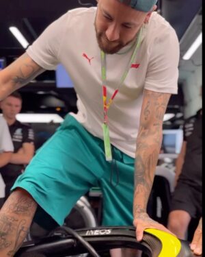 Lewis Hamilton Instagram - quick seat fit 😂