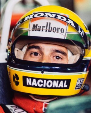 Lewis Hamilton Instagram - Parabéns Ayrton, minha inspiração sempre 🇧🇷💫