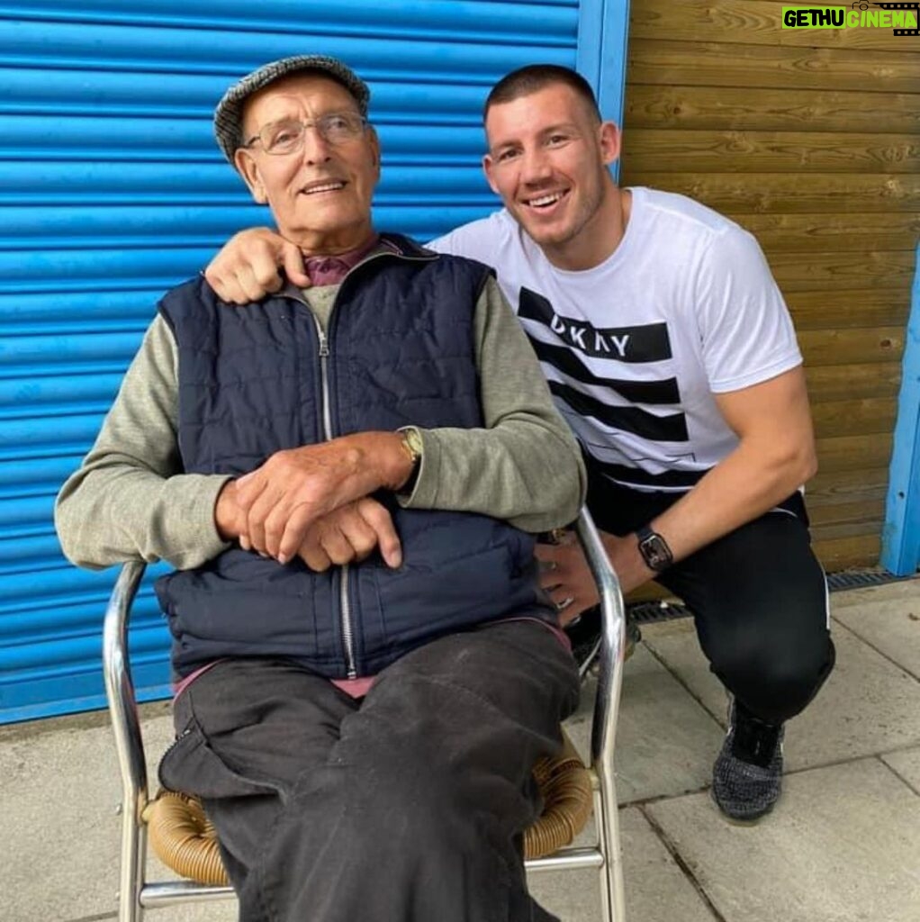 Liam Williams Instagram - 💔 this man will forever be in my heart. - If it wasn’t for him I wouldn’t be where I am in life or doing what I’m doing today. Love you Pete ❤️ 16-12-2022