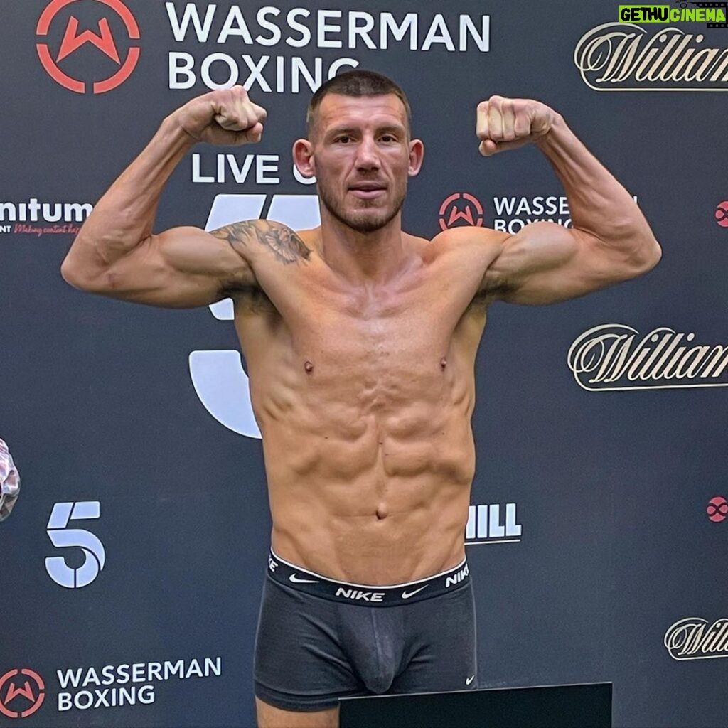 Liam Williams Instagram - All weighed in and ready to rock! - 163lbs 💪🏼 - Tune in to Chanel 5 tomorrow night I’ll be on approx 9pm guys. ✅ - #machine #teamwilliams Bethnal Green