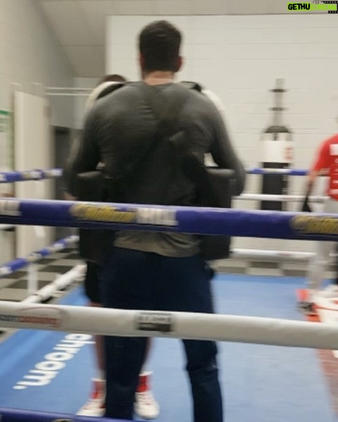 Liam Williams Instagram - Pads & body bag today was a killer! - Swipe⏩ to see me unleash some anger on @sunny_dhill followed by a clip in the melons 🤣 #machine