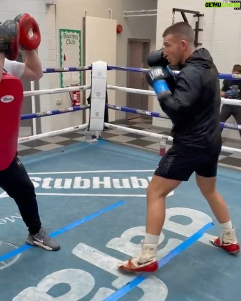 Liam Williams Instagram - Saturday morning graft ✅ - Great finish to the week drilling things that me & @thelockettman been working on making better! - I still have tickets available for those who want to come & show support. Should be a great night of boxing live on @channel5_tv #machine #thereturn 🥊 Cardiff