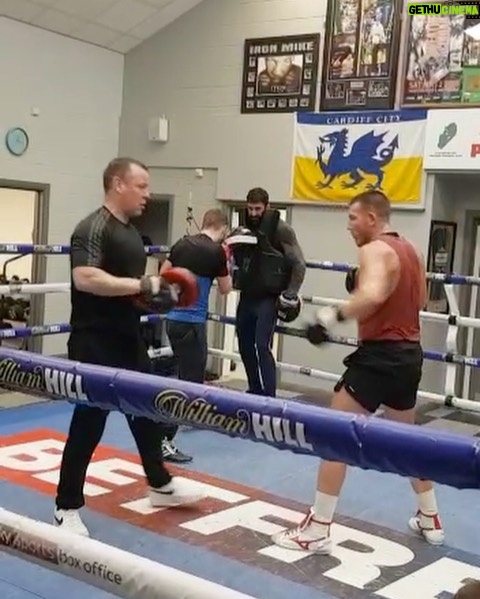 Liam Williams Instagram - Pads & body bag today was a killer! - Swipe⏩ to see me unleash some anger on @sunny_dhill followed by a clip in the melons 🤣 #machine