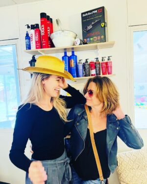 Libby Tanner Instagram - Day tripping @mariahshairdesign for @screenstarevent 🤩 see u in a mini #manchester 4th  #Birmingham 5th  #adlibtheatre🍀 here’s ya hat what’s ya UK HURRY !!!