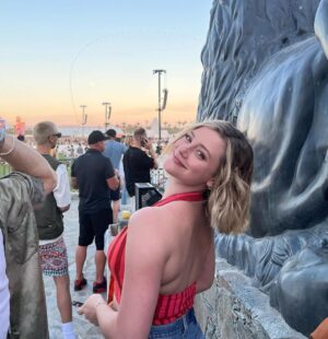 Lili Reinhart Instagram - Dis a happy bean