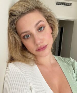 Lili Reinhart Thumbnail - 3.9 Million Likes - Most Liked Instagram Photos