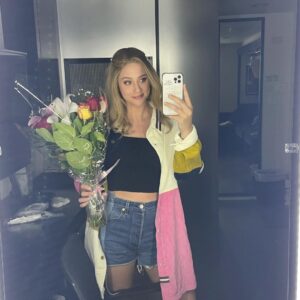 Lili Reinhart Thumbnail - 4.3 Million Likes - Most Liked Instagram Photos