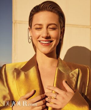 Lili Reinhart Instagram - Thank you for having me @dujourmedia 🌻🌞