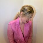 Lili Reinhart Instagram - Sending you some feminine energy 🫦