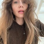 Lily Collins Instagram - Same pose, different neutral…