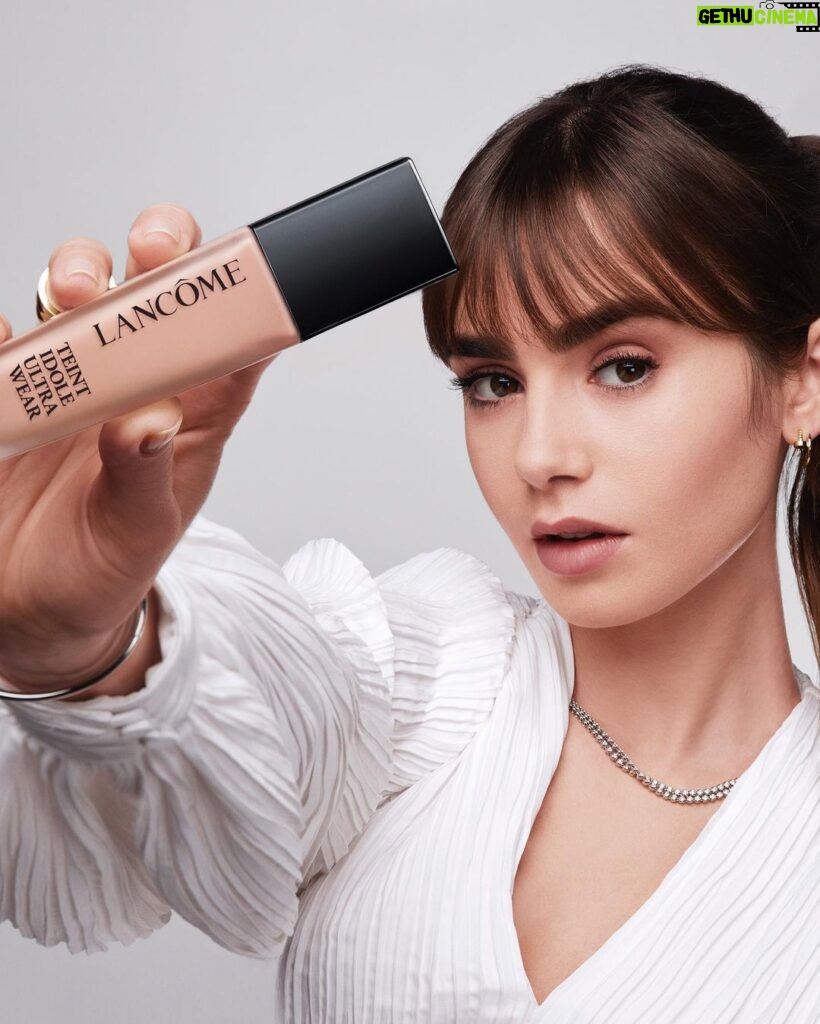 Lily Collins Instagram - New and improved #TeintIdoleUltraWear for @lancomeofficial…