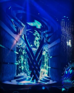 Lily Cowles Instagram - love the player love the game 
#gameawards 🎮🐲👾
so excited to be part of Immortals of Aveum 💪🏼
coming 2023 💋