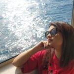 Lipi Mohapatra Instagram - Life is like the ocean,💙❤️💙 It goes up and down.💙❤️💙 . . #lipi #sea #life #feelit #feelings #me
