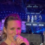 Lorie Pester Instagram - Un petit aperçu de la journée d’hier. Je dis bien « petit » car je n’ai pas pu tout filmer et il s’en est passé des choses. Hier c’était notre premier show. On était très content de retrouver le public qui nous avait manqué. Merci d’être toujours là avec nous pour cette belle cause. Lyon Halle Tony Garnier