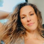 Lorie Pester Instagram - Fin de journée… 🎬 On a fait des belles séquences. Et vous elle était comment votre journée ?