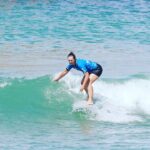 Lorie Pester Instagram - 🏄‍♀️Cette année c’était la reprise du surf… et ça fait du bien. Merci à @hastea_surf , merci à Paul, merci à @julien_zierott , Antoine, Manu, Justine, Nicolas, et Philippe pour vos bons conseils et votre patience 😉 Merci @mathieuthoisy pour ces belles photos. 📸 Merci les filles pour vos sourires championnes de Tetris pour les plannings. @yanndernaucourt 1- position : 🐸 2- 😜 qu’est ce qu’elle fait dehors celle là ? 3- tentative d’un petit virage… pas très à l’aise 4- tentative de porté digne de DALS avec ma Chacha 5- des sourires de satisfaction 6- de l’amour et de l’amitié depuis 30 ans 7- Il faut rentrer maintenant…
