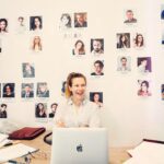 Lorie Pester Instagram - Et voilà, Ça fait deux semaines que je suis dans ce bureau pour la prépa… Quelle nouvelle aventure ! C’était intense, enrichissant, et en plus j’ai une équipe de choc! Que rêver de mieux !! Lundi je ne reviendrai pas dans ce bureau, mais nous irons tourner. Enfin !!! Retrouver les comédiens, j’ai tellement hâte !! 🎬 @dna_tf1 @tf1 #realisatrice #tournage #ilovemyjob Sète