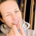 Lorie Pester Instagram - En studio… mais pour enregistrer quoi ?? #studio #enregistrement