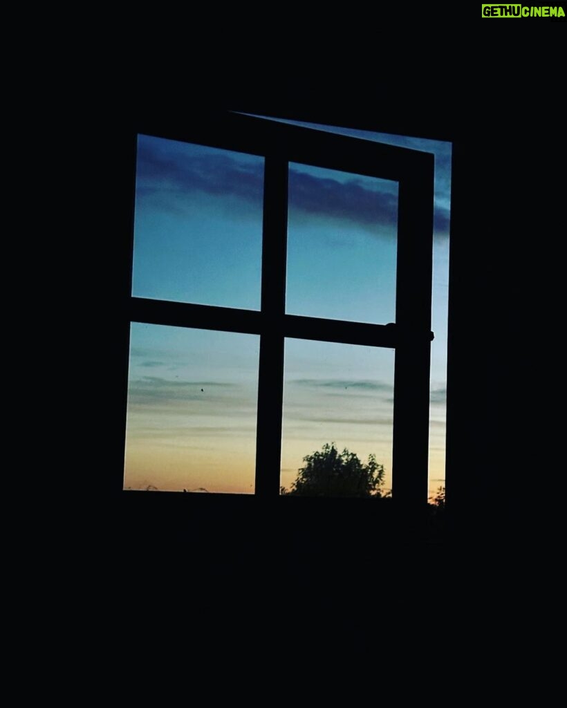 Louise Brealey Instagram - Small Wonder. A couple of days just for me, thinking about words. About Katherine Mansfield. About Kafka. This morning I watched the dawn break through the window of my friends’ hut and I listened to the birds come alive again. Thank you @charlestontrust, @sineadgleeson, Tessa Hadley, Kathryn Hunter.