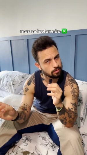 Luca Scarpelli Instagram - @larissaluzeluz alugando um triplex na minha mente