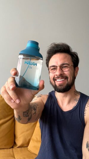 Luca Scarpelli Instagram - vem respirar comigo e com o novo Natura Kaiak O2, uma fragrância que busca trazer o frescor do oxigênio do mar pra nossa rotina :)

@naturabroficial #NaturaKaiakO2 

publi