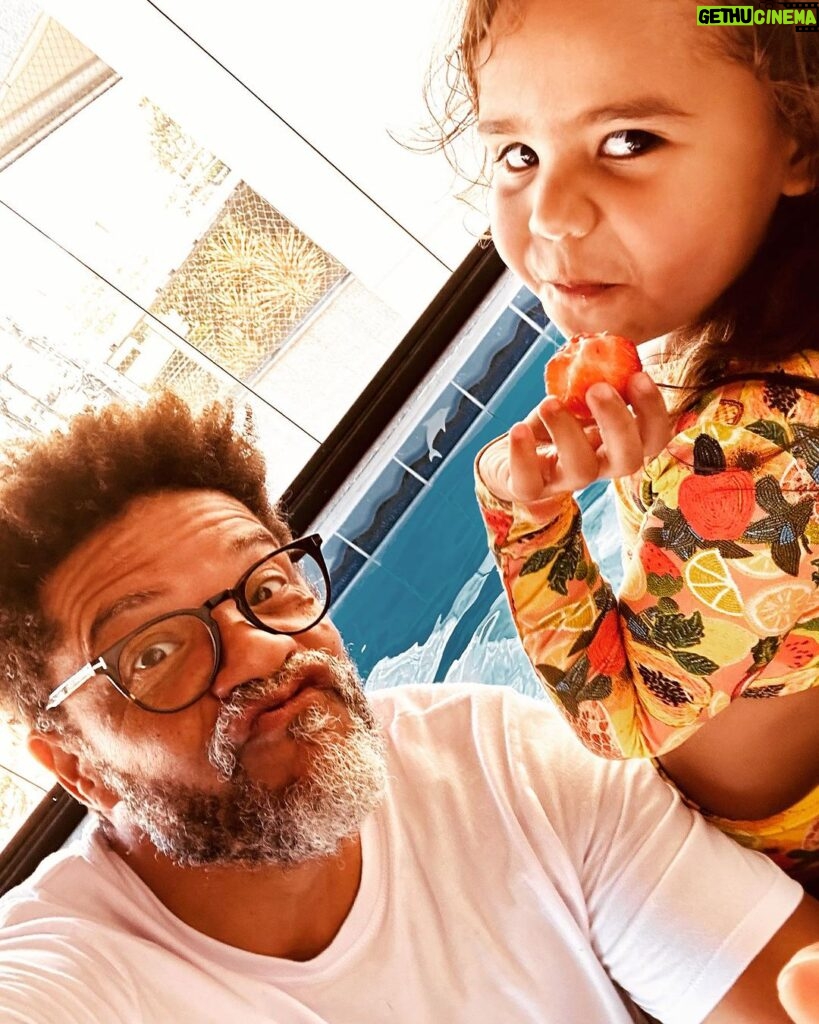 Luciano Quirino Instagram - Esse final de semana vim tocar o terror aqui na casa do meu tio 🤣🍓☺️🥰❤️😉