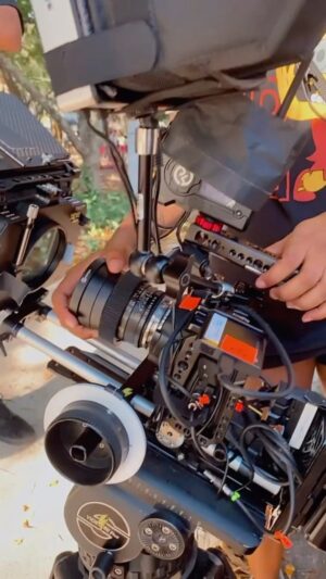 Luciano Quirino Instagram - Começando mais um voo ✈️ #cinema#movie Pra criançada e toda família !!! 🎞️🎥✨🙌🏾🌻Encontro vcs na aterrissagem @netflix @netflixbrasil 😉🙌🏾 . Portas no automático.Partiu…Oxalá abençoe 🌻✨🕊️