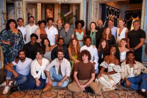 Luciano Quirino Instagram - Elenco de milhões 😉🔥🙌🏾🍀🌻 #novela #donabeja @warnerchannelbrasil @hbomaxbr @florestaprod 📸 @marciofariasfoto
