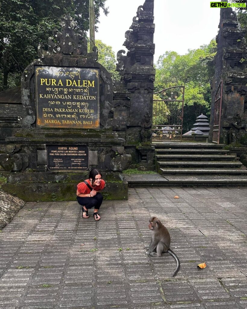 Lucy Hale Instagram - Wow. Incredibly thankful to spend time in Bali in an effort to keep learning, healing, and growing. I am so grateful to @kuammalu & all the wonderful people I met who shared their time and energy with me 🤍 Bali, Indonesia