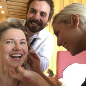Lucy Lawless Instagram - My #GlamSquad @napolicomicon @deepkeikoo @adeluritz Non vedo l’ora di vedervi, Napoli! @infinitytv_it @ashvsevildead @STARZ