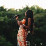 Ludmilla Instagram - Primeira dia de numanice em sp foi tudo de bom, eu sou muito feliz aqui em cima cantando pra vocês 🧡