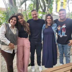Mário Marra Instagram - Tarde boa. Muito boa. 
Ótimos papos com amigos e ainda poder ver o sucesso da @luanamaluf no @lupibar.