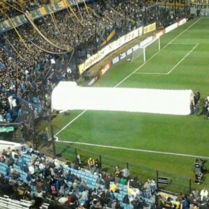 Mário Marra Instagram - Um #tbt de algumas viagens trabalhando em finais de Libertadores. É bom demais!
O sistema era diferente, ida e volta, mandante e visitante.
Uma foto tem os imensos Deva Pascovicci e Rodolfo Rodriguez antes de um incrível Peñarol x Santos.
Um ano depois e em Buenos Aires, Tite, no Corinthians, falava antes de encarar o Boca.
Um ano depois? Aí já é ooooooutra história.
Sábado a ESPN vai transmitir mais uma final só com clubes brasileiros e equipe que está na cobertura está vivendo dias especiais.