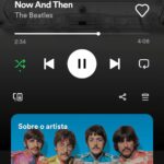 Mário Marra Instagram – Para uma criança que dormia com a mãe cantando @thebeatles hoje é um dia especial. Especial demais. Dia de Now and Then.

Estive em Liverpool algumas vezes e ouço Beatles todos os dias. E, claro, tenho tatuagem com Let It Be.

Há algum tempo conheci o trabalho do @gilvan_moura_50 e a dedicação, o zelo, o amor que ele coloca em suas explicações me deixaram ainda mais eufórico com o lançamento de Now and Then. E que livro incrível o Gilvan escreveu. Delícia ler “A Liverpool dos Beatles”.

A música, escrita por John, foi recuperada e gravada com os outros três participando e mexe muito comigo, com minhas lembranças, com minhas saudades.

Lindo demais. 
Pobre @renatabcolombo que vai acabar tendo que me levar para Liverpool em uma nova @internationalbeatleweek .

Já aproveito para dar parabéns aos queridos e amados de Recife da @beatlesloungebrazil , que comemoraram os cinco anos. Quero muito ir. Irei.