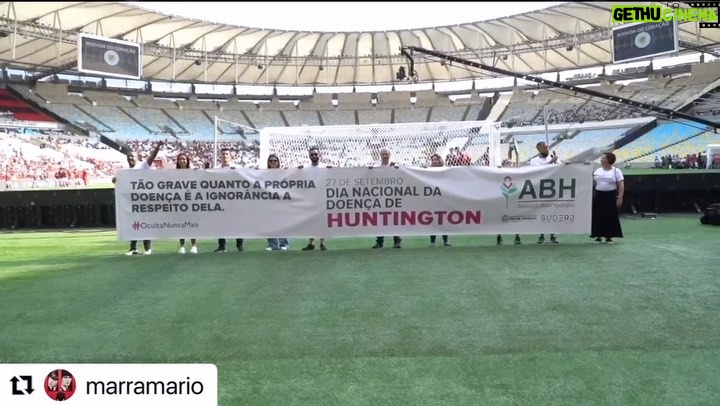 Mário Marra Instagram - Juntos com @marramario, @sportscenterbr e a @espnbrasil, estamos iluminando a trajetória das famílias com doença de Huntington. A doença de Huntington é uma condição genética, rara e progressiva, que afeta o sistema nervoso central, prejudicando tanto as funções motoras quanto cognitivas e comportamentais das pessoas diagnosticadas. Não existe ainda cura ou tratamento eficaz para a DH. A iniciativa da Associação Brasil Huntington (ABH) que aconteceu no jogo de ontem (30/09) contou com a organização do Governo do Estado Rio de Janeiro, da Secretaria Municipal de Esporte e Lazer de Rio Bonito (RJ) e da Superintendência de Desportos do Estado do Rio de Janeiro (Suderj), com o apoio do Flamengo. O preconceito só pode ser combatido com informação. Juntos, podemos acabar com o estigma e o desconhecimento sobre a doença de Huntington! Agradecemos a todos envolvidos por unirem forças com a ABH para conscientizar, apoiar e inspirar. #OcultaNuncaMais #eujogoporhuntington #eumemovimentoporhuntington Estádio do Maracanã