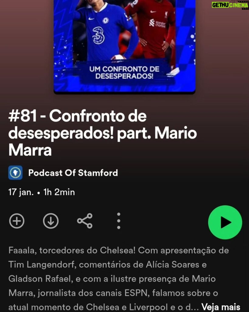 Mário Marra Instagram - Às vezes me pego pensando nos rumos que a vida levou e os caminhos que a carreira seguiu. Hoje foi um dia assim. Um dia legal. Estar na ESPN, conviver com tanta gente que admiro há tanto tempo e ter a oportunidade de trabalhar em jogos da Premier League. Uau! Quanta coisa para comemorar! Já trabalhei com muita gente brilhante. Alguns realmente são geniais. Eu, um cara que procura se observar com frequência, sei desde cedo que não posso contar com brilhantismo e muito menos com genialidade, mas o suor sempre foi meu aliado. Leio, busco informações, tento entender de novo e é com muito suor que vou tentando seguir. Voltando ao dia de hoje, parei para pensar em quanto é representativo ser convidado por canais oficiais de clubes da Inglaterra no Brasil ou de torcidas oficiais de times ingleses daqui. Ter a oportunidade de ter a opinião respeitada dá muita satisfação. Muita. É a percepção de que o caminho do estudo, do respeito, do trabalho realizado com seriedade pode ser um caminho mais longo, mas é também sólido. À ESPN a minha gratidão pelo espaço, pelo tratamento, pelo respeito. Aos que me procuram para a opinião também vai meu agradecimento. Estarei fora por uns dias a partir do dia 27 e voltarei com mais vontade de aprender. 📷: Contas oficiais em português do West Ham Brasil e Manchester City. @brasilspurs @falagooner @caminhanteslfc @bluesofstamford @redarmybrasil Um forte abraço também para o pessoal da @blackwolves_brasil , que até uma camisa mandou pra mim.