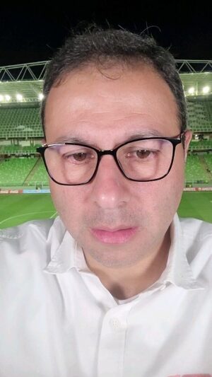 Mário Marra Instagram - Na cabine do Independência.
Dia de Libertadores.