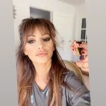 Mónica Cruz Instagram – A por el lunes.. @evaescolanomkp @jesus_pyn 😘  @yslbeauty #yslbeauty #makeuplook